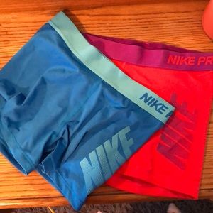 Bundle of Nike pros!